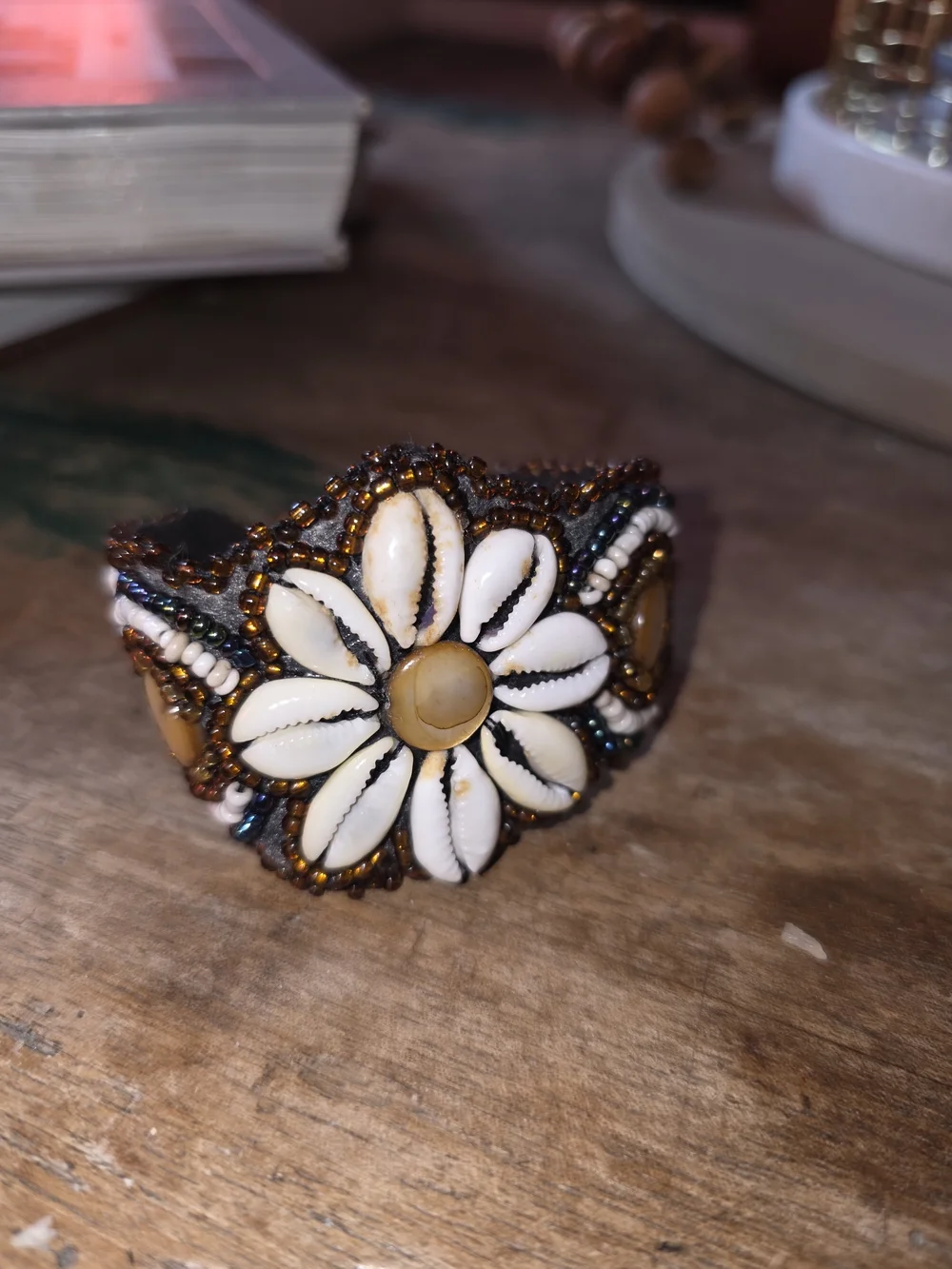 Source Unknown White Shell Daisy Beaded Bracelet with Brown Accents